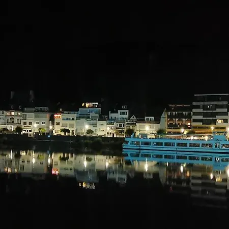 Moselterrasse * Zell an der Mosel